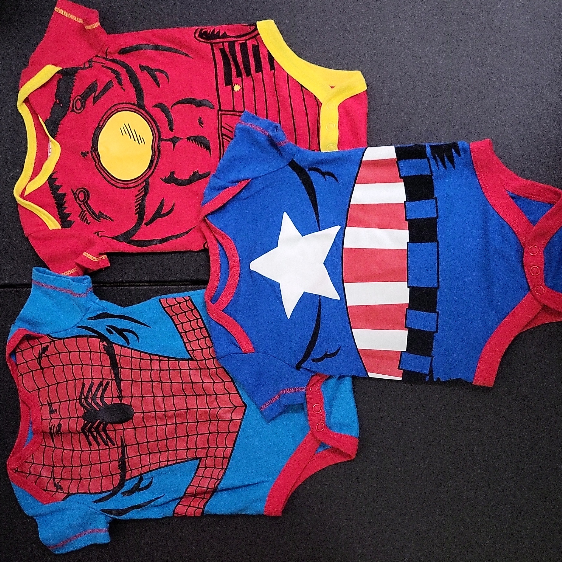 Marvel 3 Pairs Of Short Sleeve Onesies: Spider-Man, Iron Man, Cpt America